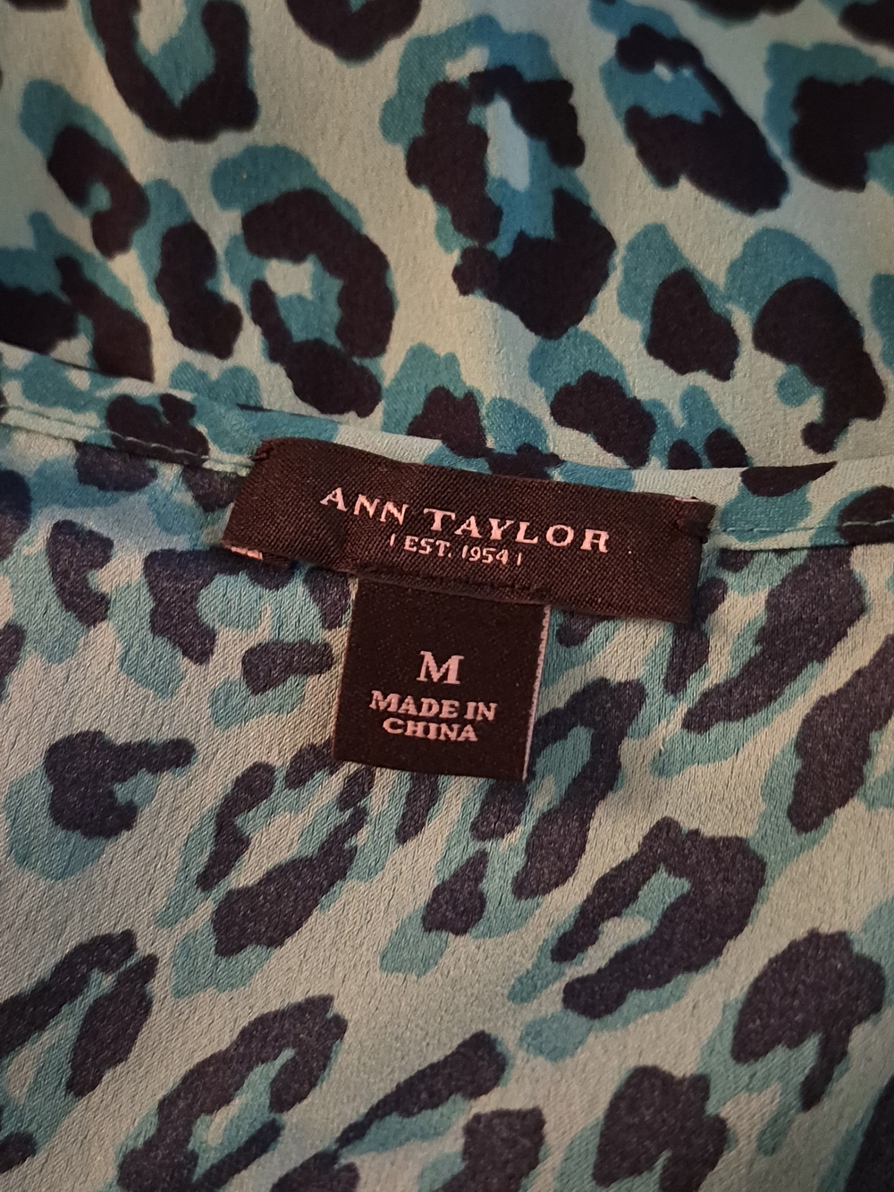 Ann Taylor Aqua Leopard Print Sleeveless Top Size Medium - Picture 3 of 3